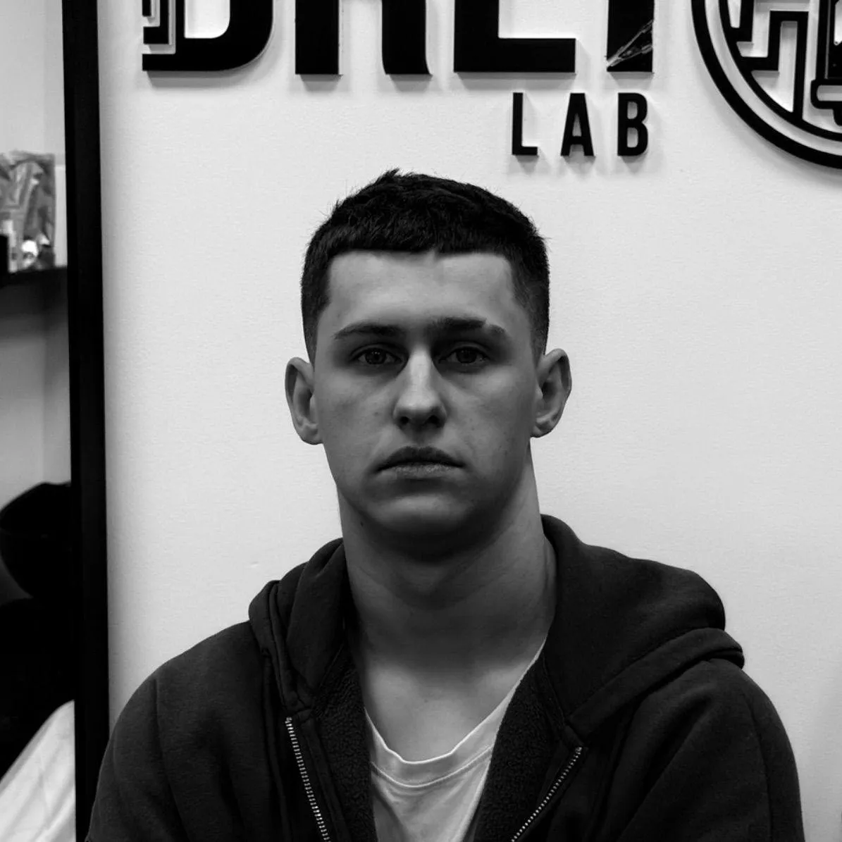 Max — Barber